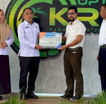 Perkuat Pengelolaan Sampah, Pemkot Parepare Terima CSR Kendaraan dari PT Barito Wind Energy