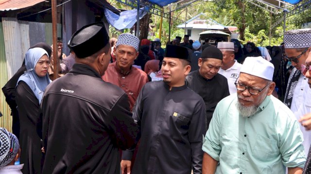 Ket: Wali Kota Parepare, Tasming Hamid Melayat ke rumah warga di Lapadde