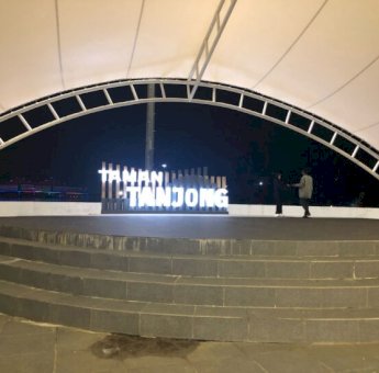 Pemkab Kukar Dorong UMKM Naik Kelas Lewat Penataan Ruang Usaha di Taman Tanjung