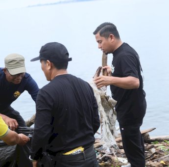 Parepare Fokus Kebersihan, Wali Kota Tasming Hamid Pimpin Kerja Bakti Massal di Taman Mattirotasi