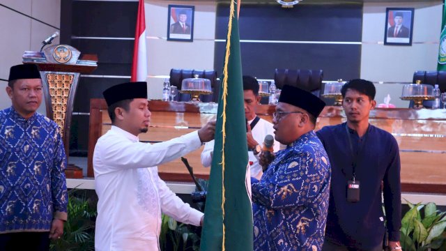 Ket: Wali Kota Parepare, Tasming Hamid melepas Kafilah STQH Parepare