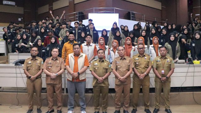 Ket: Wali Kota Parepare, Tasming Hamid foto bersama dengan Rombongan Siswa Sekolah Islam Athirah Makassar 