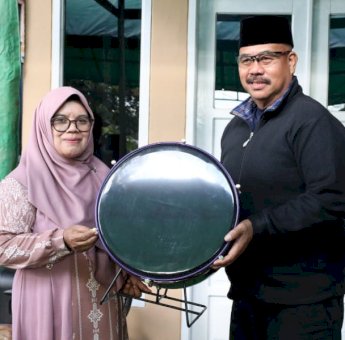 Bupati Kukar Serahkan Bantuan Untuk Majelis Taklim: Penguatan Peran Majelis Taklim dalam Syiar Islam dan Budaya