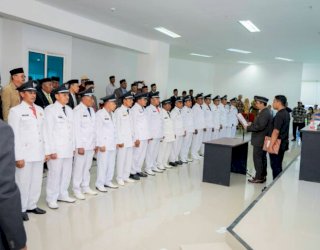 Bupati Buton Tengah Lantik 16 Pejabat Kepala Desa