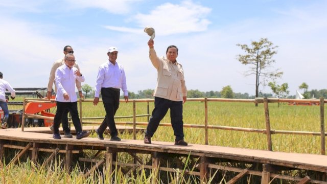 Presiden RI Prabowo Subianto mengapresiasi gerak cepat Menteri Pertanian (Mentan) Andi Amran Sulaiman dalam mengawal pencapaian swasembada pangan nasional. (Foto: Istimewa)