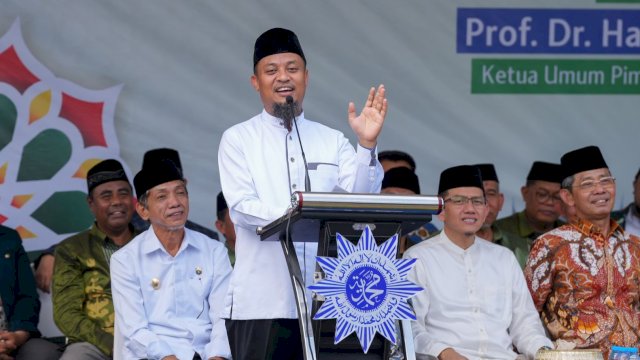 Gubernur Sulsel, Andi Sudirman Sulaiman saat menghadiri Pencanangan Gedung SDM dan Syawalan Muhammadiyah Sulsel, Minggu (6/4/2025). (Foto: Istimewa)