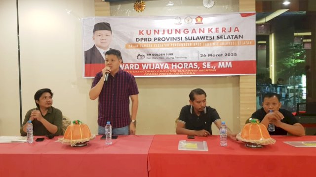Anggota DPRD Sulawesi Selatan, Edward Wijaya Horas melakukan kunjungan kerja dalam rangka kegiatan pengawasan APBD Sulsel di RM Golden Suki, Jalan Sultan Hasanuddin, Kelurahan Baru, Kecamatan Ujung Pandang, Makassar, Rabu (26/3/2025). (Foto: Istimewa)