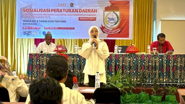 Anggota DPRD Makassar, Budi Hastuti saat menggelar Sosialisasi Perda Nomor 6 tahun 2019 tentang Kepemudaan di Hotel Grand Asia, Jalan Boulevard, Makassar, Selasa (15/4/2025). (Foto: Istimewa)