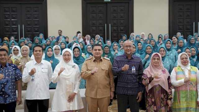 Wali Kota Makassar, Munafri Arifuddin bersama Ketua TP PKK Melinda Aksa menghadiri kegiatan peringatan Hari Kartini yang digelar di Kantor Bank Indonesia, Jalan Jenderal Sudirman, Makassar, Senin (21/4/2025). (Foto: Istimewa)