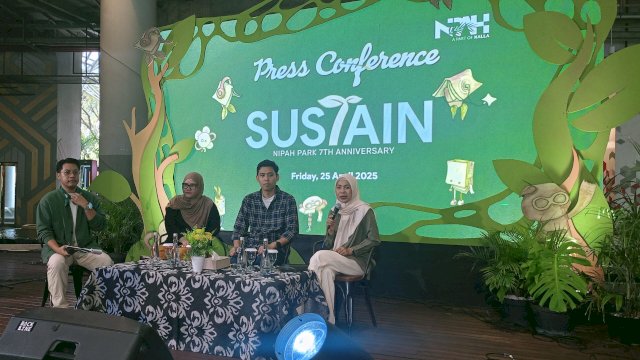 Sales & Marketing General Manager KALLA Land & Property, Rasmila Sari Suaib (kanan), Operational Manager NIPAH PARK dan Office Andi Muhammad Imam Rafsanjani (tengah) dan Founder Artani Bulk Store, Ria Lestari, pada Prescon 7 Tahun NIPAH PARK, Jumat, (25/04/2025). (Dok. Chaerani/Republiknews.co.id)