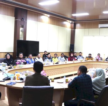 Wali Kota Parepare Tasming Hamid Pimpin Rapat Evaluasi Kinerja DLH, Dishub, PJU, Camat, dan Lurah