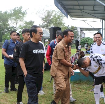 Hadiri Unhas Cup 2025, Gubernur Sulsel Optimis Bisa Lahirkan Atlet Sepak Bola
