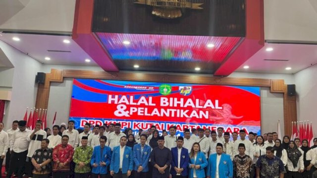 Foto bersama usia pelantikan DPD KNPI Kukar. (IST)