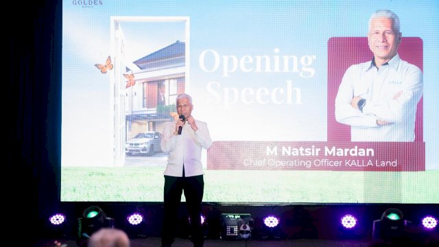 Chief Operating Officer KALLA Land, M. Natsir Mardan saat menjelaskan klaster hunian baru Bukit Baruga yakni Golden Royale, di sela-sela Product Knowledge New Cluster Golden Royale, di Saoraja Ballroom, Rabu, (07/05/2025). (Dok. Bukit Baruga)