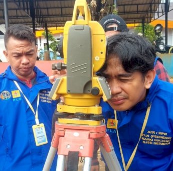 Penerima Program Sertifikasi PLN Peduli Kini Bekerja Profesional