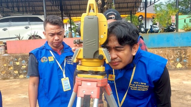 Penerima program pelatihan dan sertifikasi PLN melalui PLN Peduli kini telah mendapatkan pekerjaan secara profesional. (Dok. Humas PLN UIP Sulawesi) 