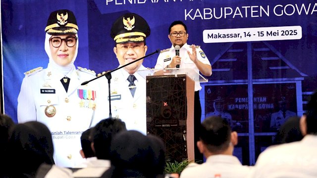 Wakil Bupati Gowa Darmawangsyah Muin saat membuka Workshop Pengelolaan Risiko dalam rangka Penilaian Mandiri SPIPbTerintegrasi Se-Kabupaten Gowa, di Gammara Hotel Makassar, kemarin. (Dok. Humas Gowa) 