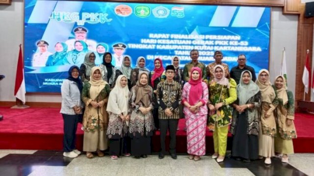 Foto Bersama Usai Rapat Finalisasi Persiapan HKG Ke-53 di Pendopo Odah Etam, Pemkab Kukar. [IST]