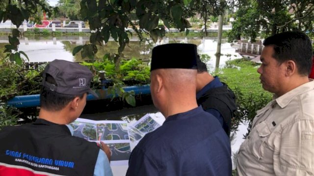 Pembangunan Jembatan Besi [Redaksi/Republiknews.co.id]