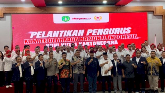 Bupati Kukar, Edi Damansyah bersama dengan pengurus KONI Kukar [FOTO.Redaksi/Republiknews.co.id]