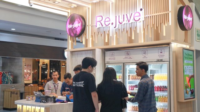 Gerai minuman sehat Re.juve hadir di MaRI dan NIPAH PARK Makassar dengan menawarkan promo spesial hingga 1 Juni 2025 mendatang. (Dok. Kalla Property) 