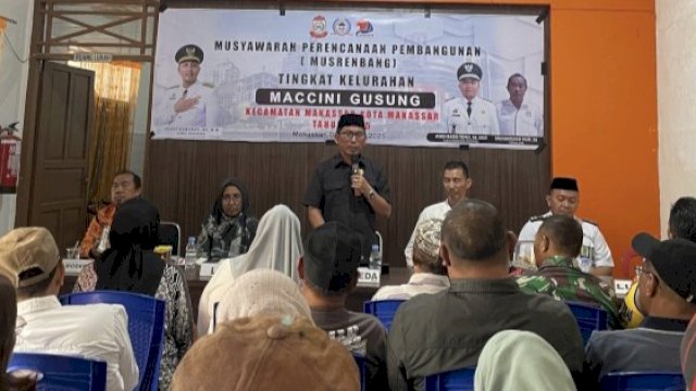 Anggota DPRD Makassar, Muchlis Misbah&nbsp;saat hadir dalam Musrenbang yang digelar di Kantor Kelurahan Maccini Gusung, Kecamatan Makassar, Rabu (8/1/2025). (Foto: Istimewa)