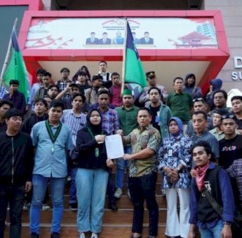 Wakil Ketua DPRD Sulsel Turun Langsung Terima Aspirasi dari HMI