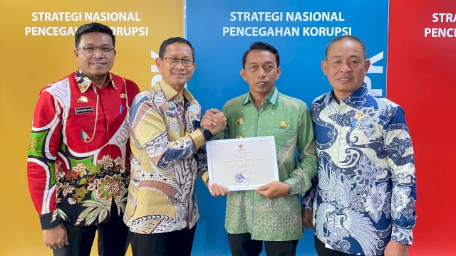 Pemkab Sidrap meraih penghargaan Monitoring, Controlling, Surveillance for Prevention (MCSP) 2024 Kategori Terjaga yang diinisiasi oleh KPK RI, Kamis (15/5/2025). (Foto: Istimewa)