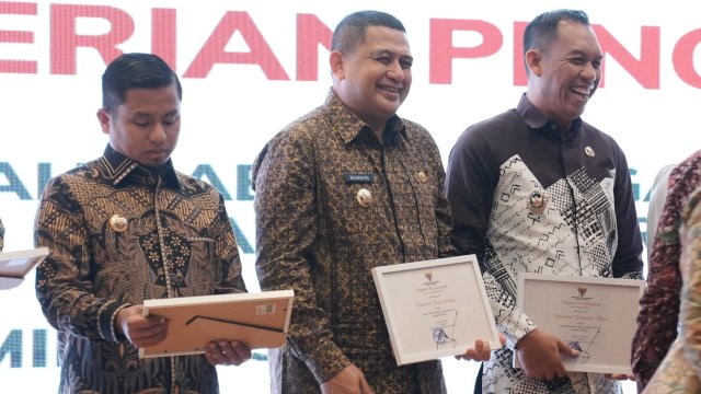 Pemerintah Kota Makassar meraih penghargaan dari KPK RI sebagai pemerintah daerah dengan Monitoring Center for Prevention (MCP) tahun 2024, Kamis (15/5/2025). (Foto: Istimewa)