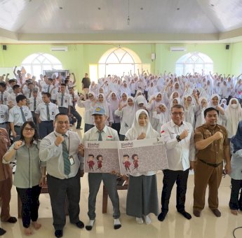 OJK Sulselbar Kenalkan Layanan Keuangan Aman ke Pelajar SMA di Enrekang