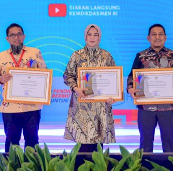 Komitmen Majukan Pendidikan, Pemprov Sulsel Raih Tiga Penghargaan Nasional