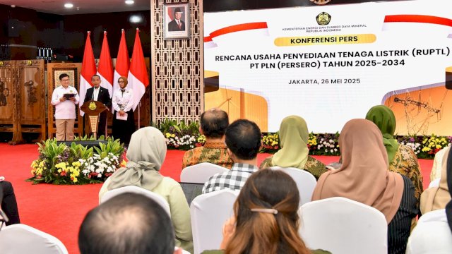 Suasana konferensi pers terkait Rencana Usaha Penyediaan Tenaga Listrik (RUPTL) PLN 2025-2034 di Kantor Kementerian ESDM, Jakarta, Senin (26/5/2025). (Foto: Istimewa)