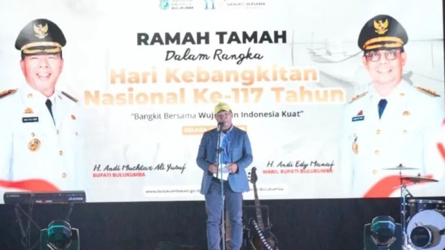 Sambutan Bupati Bulukumba, Andi Muchtar Ali Yusuf dalam malam ramah tamah Harkitnas 2025 di pantai Merpati. [IST]
