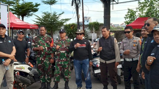 Perumda Parkir Makassar Raya menurunkan Tim Reaksi Cepat (TRC) untuk menertibkan area parkir kendaraan di kawasan CFD Boulevard, Makassar, Minggu (4/5/2025). (Foto: Istimewa)