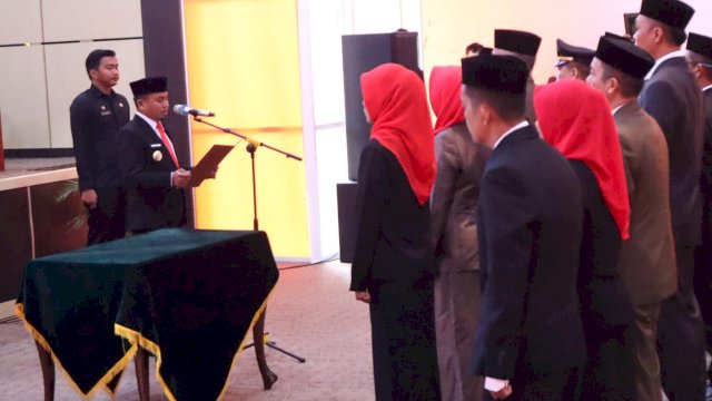 Ket: Wali Kota Parepare, Tasming Hamid saat melantik 16 Pejabat 