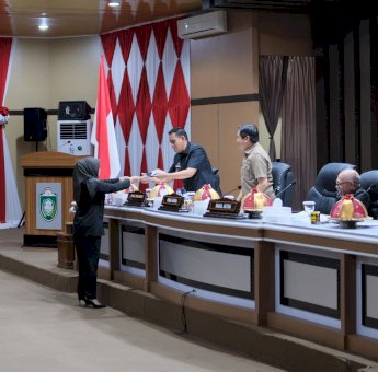 Wawali Hermanto Hadiri Rapat Paripurna DPRD Parepare Bahas Pandangan Umum Fraksi terhadap Ranperda RPJMD 2025-2029