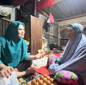 TP PKK Gowa Salurkan Bantuan Pangan ke KME di Somba Opu