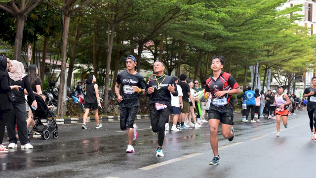 Para anggota Vale Runners saat memeriahkan ajang Makassar Half Marathon (MHM) 2025 yang berlangsung selama dua hari, yakni 31 Mei hingga 1 Juni 2025. (Foto: Istimewa)