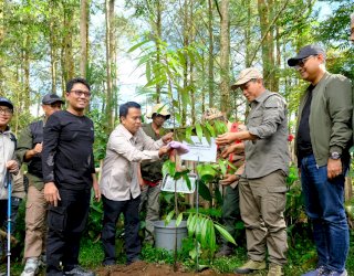 Hari Lingkungan Hidup Sedunia, PT Vale Gelar Aksi Bersih Gunung Bawakaraeng dan Edukasi Daur Ulang Plastik
