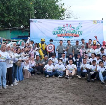 Peringati Hari Lingkungan Hidup Sedunia, PLN UID Sulselrabar Gelar Aksi Bersih Pantai