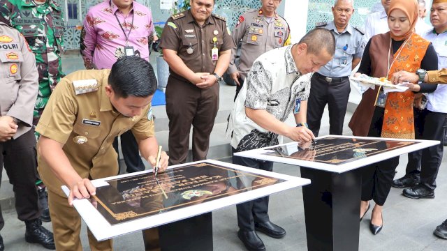 Ket: Wali Kota Parepare, Tasming Hamid menghadiri peresmian Kantor Baru BRI Cabang Parepare
