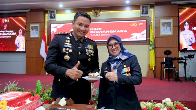 Bupati Gowa, Sitti Husniah Talenrang saat menghadiri Ramah Tamah Peringatan Hari Bhayangkara Ke-79, di Baruga Karaeng Galesong, Kantor Bupati Gowa, Selasa (01/07/2025). (Dok. Humas Gowa)