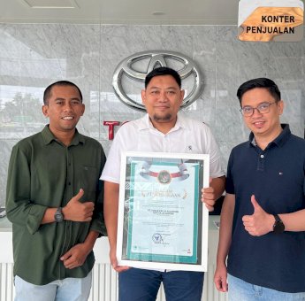 Kalla Toyota Alauddin Kantongi Penghargaan Bengkel Terbaik Kelola PLB3