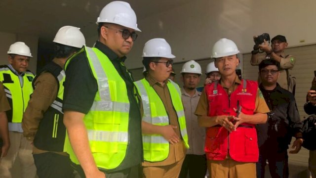 Pembangunan Pasar Tangga Arung saat dikunjungi Bupati Kukar, Aulia Rahman Basri. [Foto.Redaksi/Republiknews.co.id]