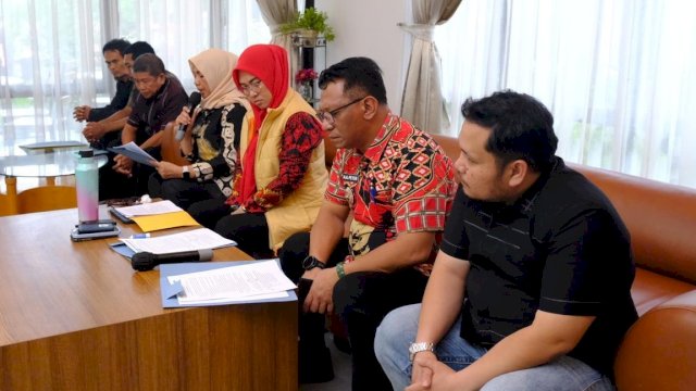 Bupati Gowa, Sitti Husniah Talenrang saat memimpin Rapat Bersama Direksi PT. Punggawa Bakti Gowa Mandiri Periode 2021-2025, kemarin. (Dok. Humas Gowa)