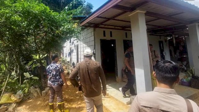 Disperkim Kukar meninjau lokasi hunian dalam meweujudkan SPM. [Foto.Redaksi/Republiknews.co.id]