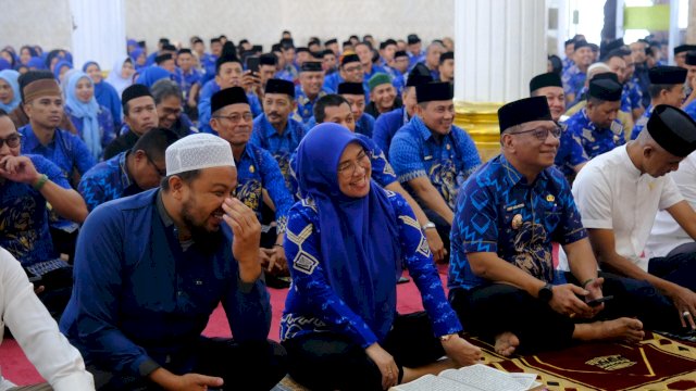 Bupati Gowa, Sitti Husniah Talenrang saat menghadiri Jumat Mengaji, di Masjid Besar Malino, Kecamatan Tinggimoncong, Jumat (04/07/2025). (Dok. Humas Gowa)