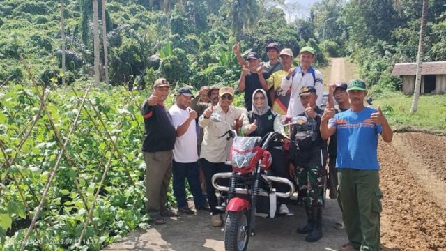 Bantuan Viar bagi petani di Maluhu. [Foro.Redaksi/Republiknews.co.id]