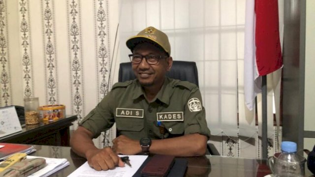 Kepala Desa Purwajaya, Adi Sucipto. [Foto.Redaksi/Republiknews.co.id]