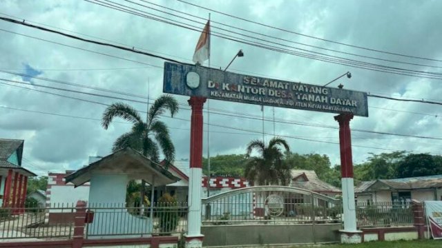 Kantor Desa Tanah Datar, kecamatan Muara Badak, Kukar. (IST)